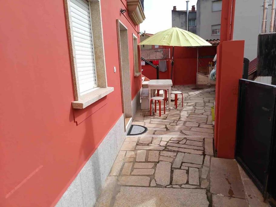 Agradable Casa Con Patio A 100 Metros De La Playa * Vilarino (O Salnes)